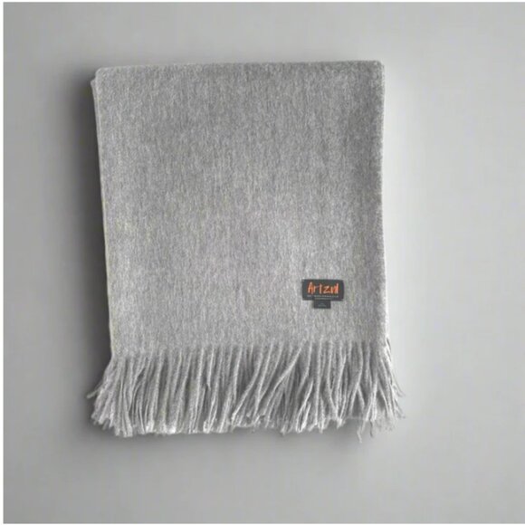 ARTZNL 100% Baby Alpaca Throw Blanket Heather Gray Large 71x51 Soft Lightweight - Picture 9 of 10